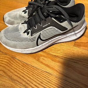 Nike Pegasus 40 Black and White Sneakers